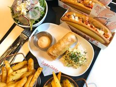 -Pinchy's Lobster & Champagne Bar