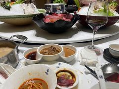 -红鼎豆捞·非遗鲍皇汤火锅(宝丰路店)