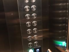 -杭州西湖湖滨银泰亚朵酒店