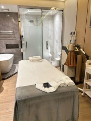 -香港倾城国际·美容美体中心