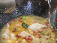 -丹水桥地锅鱼·翘嘴鲌·地方特色全鱼宴(丹江口大坝店)