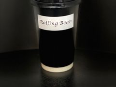 香草拿铁-Rolling Bean滚动的豆咖啡馆