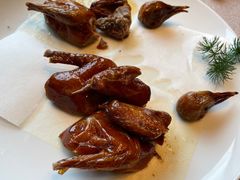 脆皮乳鸽-新荣记(BFC外滩金融中心店)