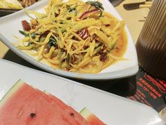 -万里闯关东铁锅炖菜馆(高新旗舰店)
