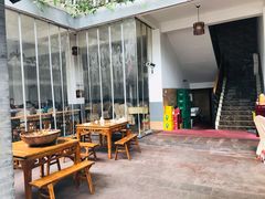 -茅屋大酒店