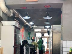 大堂-三番火辣串串香(总店)
