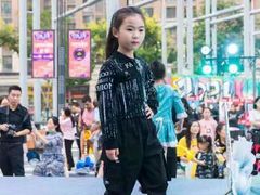 -潮童星少儿模特形体培训(郑州总校)