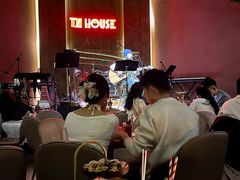 -TZ House音乐现场(来福士中心店)