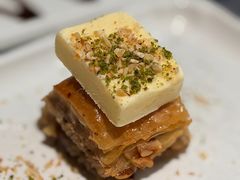 巴克拉瓦两块-Efes Turkish & Mediterranean Cuisine 艾菲斯餐厅(陆家嘴店)