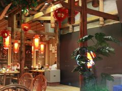 -野山舂·贵州现舂酸汤火锅(鸿通城店)