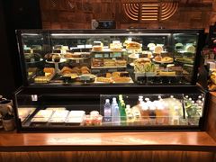 面包甜点陈列柜-星巴克臻选店(澳门伦敦人店)