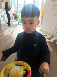 点击看大图 儿童理发-巴黎拉斐派瑞美发沙龙