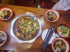 -爆炸头阿姨小四川正宗川味小吃(无任何分店)