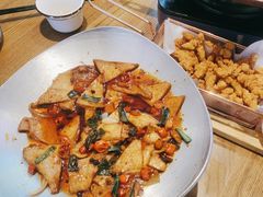 -俭寨大盘鸡·手抓肉·烧烤新疆菜(乌苏路店)