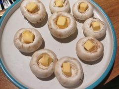 黄油白蘑菇-炼火烤肉店