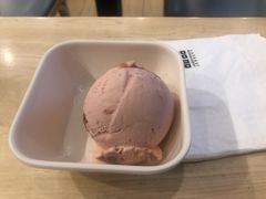 蓝莓冰激凌球-满记甜品(巴黎春天宝山店)