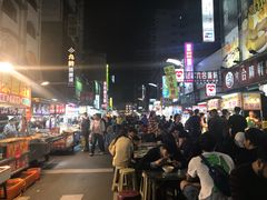 -六合夜市