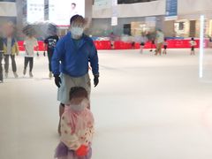 -冰纷万象滑冰场(南山万象天地店)