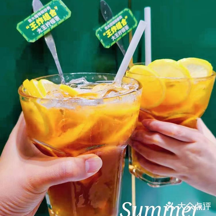 全国小炒肉大王，费大厨辣椒炒肉来上海啦！[礼花]