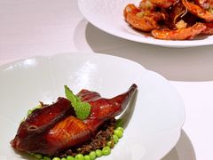 梅干菜烟熏乳鸽-扬州香格里拉·香宫中餐厅