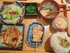 -一豚轩·烧鸟·豚骨拉面(五四路店)