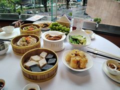-深圳富苑皇冠假日套房酒店
