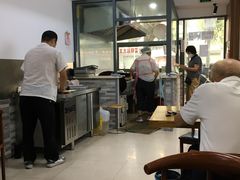 -黄阿姨锅贴大王(万航渡路店)