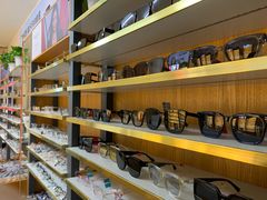 -优医视平价眼镜蔡司依视路折扣工厂店(十里堡店)