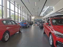 -上海宝信宝马4S店