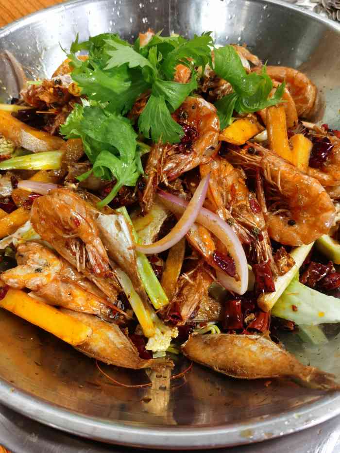 好吃黔江鸡杂干锅-"花快餐的钱吃一顿鸡杂,超实惠! 三个女.