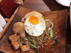 印尼式炒飯-Naughty Nuri’s Phuket