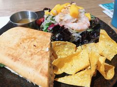 半份手撕鸡肉三明治+半份鲜柚芒果沙拉-HELLO 27 意面·沙拉·帕尼尼