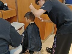 -首脑美容美发化妆美甲培训学校(龙岗校区)