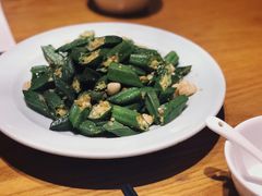 秋葵炒贝丁-新海渔港·胶东海鲜家常菜·家宴(奥体中心店)
