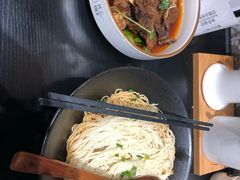 香辣牛骨-贡梅老面馆·蟹粉面·无锡特色小吃(南长街主推店)