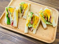 培根芝士三明治-More than cafe·置外咖啡