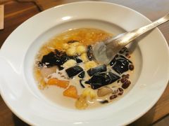 娟姗奶大满贯-RUXU入续鸳鸯糖水铺(万菱汇店)