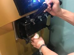 自助冰淇淋-三头牛·潮汕牛肉生蚝火锅 (夏湾店)