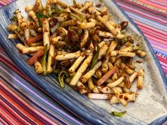 -香巴拉云南餐厅(华莱坞店)