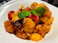 椰果菠萝咕噜肉-闻见中国海南菜(K11店)