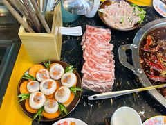 -憨孃孃·重庆老火锅(红山黑金店)