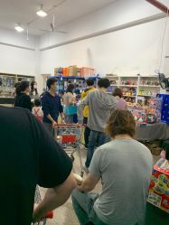-逝水玩具折扣店