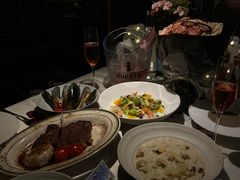 -MONICH牛排融合餐厅(和义大道购物中心店)