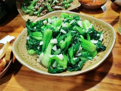 炒时蔬-卡拉农庄 正宗斗鸡肉