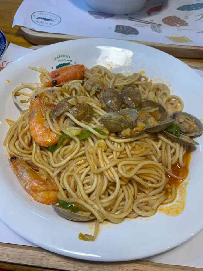 海鲜见面(亚贸广场店)-"第一次吃这家海鲜面是和一群师兄过来吃的,.