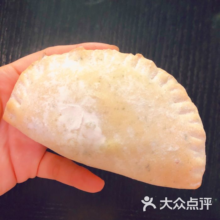 巴黎贝甜(文二路店)烤牛肉披萨饺图片 - 第1张