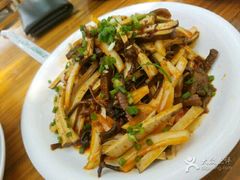 -严记小天府酸菜鱼(西四路店)