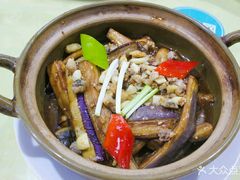 特色鱼香茄子煲-源海渔村·现捞海鲜(大角湾店)