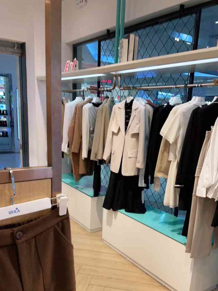izola(泛悦mall店)-"95叶子带你探店啦93 92位置位于.