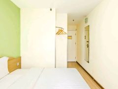 -7天酒店(上海江宁路地铁站玉佛寺店)